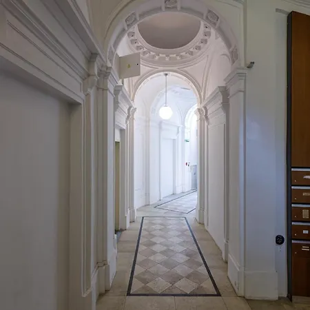 Newly Renovated In The Old Town Lejlighed *