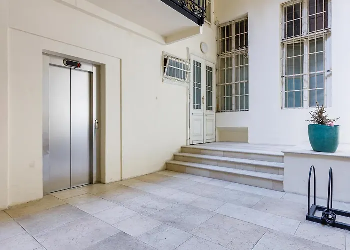 Appartamento Newly Renovated In The Old Town Bratislava