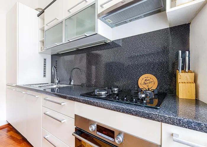 Appartamento Newly Renovated In The Old Town *