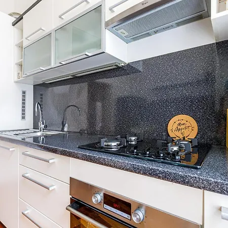 Apartment Newly Renovated In The Old Town *